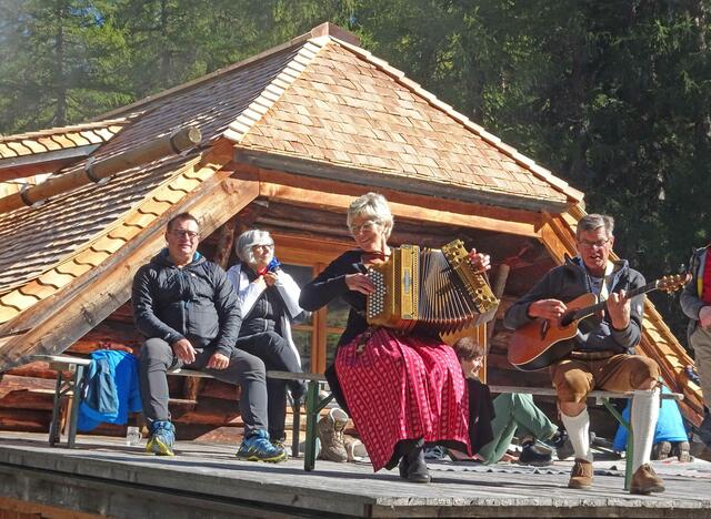 ASVÖ-Bezirksverterter Christoph Emmerling mit "Leni und Werner" aus dem Pitztal (v.l.).