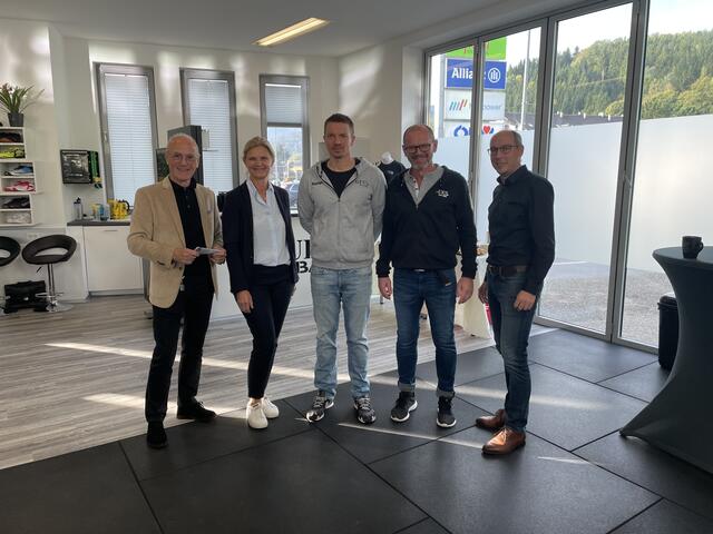 54. Brucker Wirtschaftsfrühstück: Organisator Sigi Nerath, Susanne Kaltenegger, Markus Gander, Günther Schöberl und Christian Mayer bei GUES Box in der Wiener Straße.