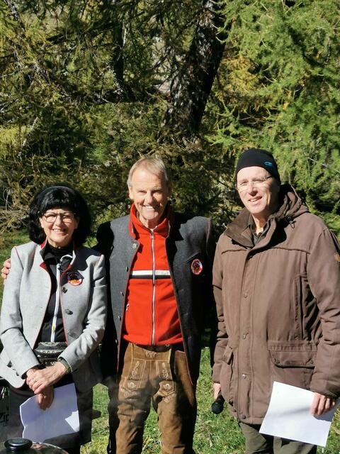 Herma Huber, SKL-Obmann Fuzzi Huber und Moderator Nikolaus Köll (v.l.).