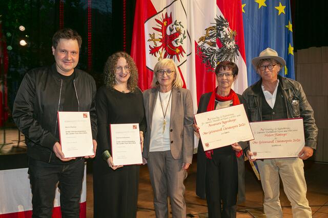 Gruppe Literatur: v.li. Martin Plattner, Siljarosa Schletterer, LRin Palfrader, Annemarie Regensburger, Hubert Flattinger