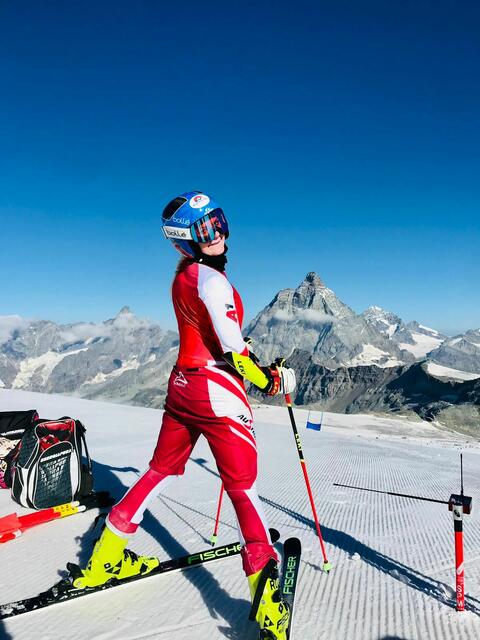 In Sölden erfolgt der Start in die Olympia-Saison. Für die ESV St. Veit Athletin geht es um einen Platz im Olympia-Team. | Foto: privat