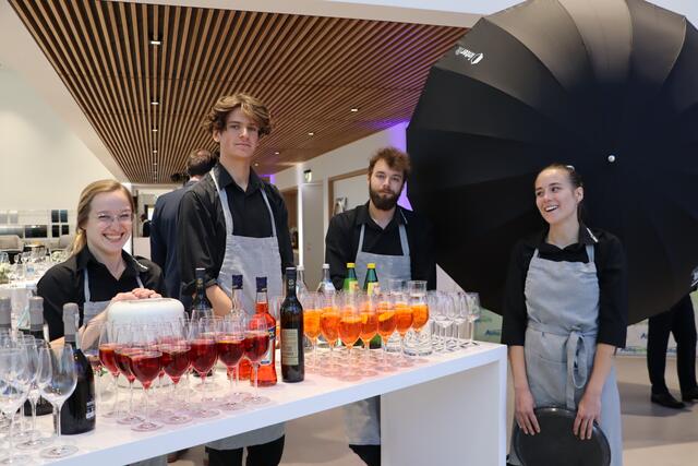 Catering-Service bei der Arbeit