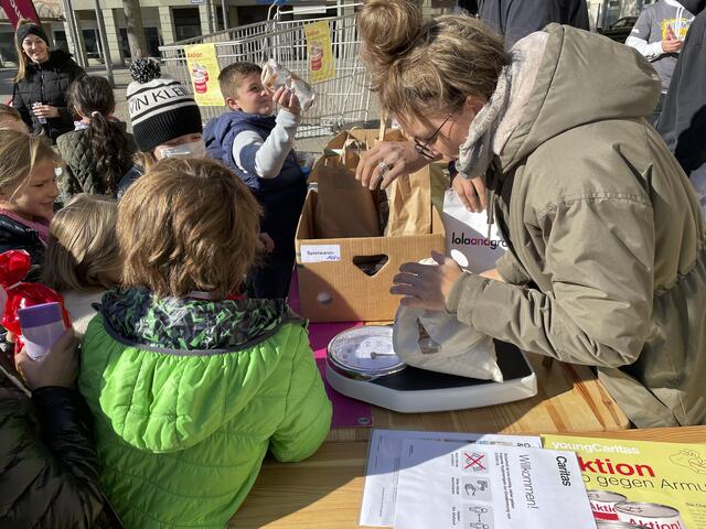 Sämtliche Spenden wurden gewogen und sortiert. | Foto: RMK