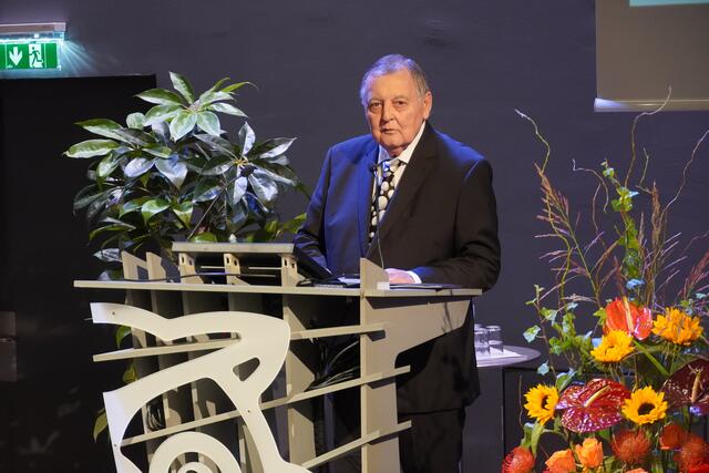 Verleihung der Ehrenprofessur an Wolfgang Gmachl