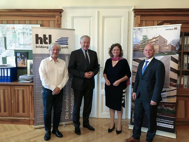 FOL Dipl. Päd. Josef Trummer, Landesrat Martin Eichtinger, DI Elisabeth Berger, Direktor Mag. Dr. Hannes Sauerzopf