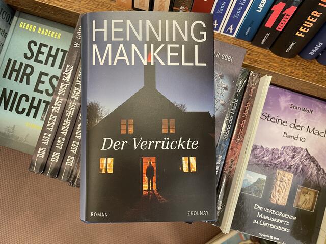 Weiters empfiehlt die Buchhandlung Friedhuber den Thriller „Der Verrückte“.  | Foto: BRS/Jakaubek
