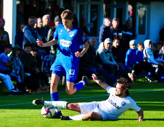Bilal Durmus stoppte Lukas Kirchmair – der FC Stubai beendete die Siegesserie der Oberperfer.