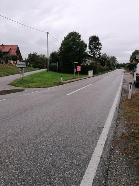 Bushaltestelle in Hochburg-Ach | Foto: Lindner