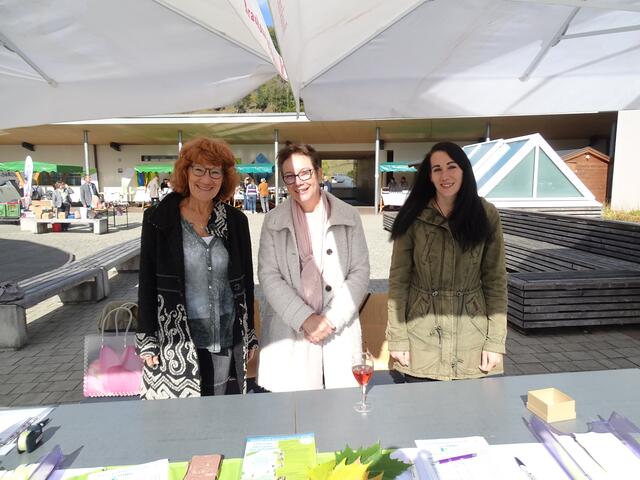 ...und nicht zu vergessen die netten Damen bei der Registrierung für die Corona-Auflagen... | Foto: E. Krenslehner