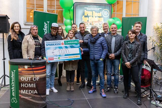 Ankünder hat 10. Euro für den guten Zweck gespendet. | Foto: Ankünder/ Nikola Milatovic