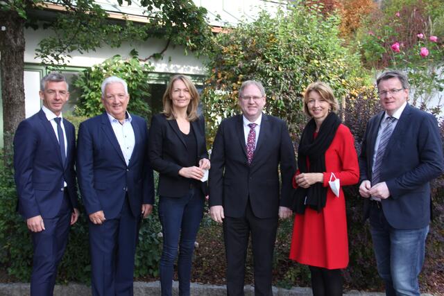 Markus Terkl, Erich Dörflinger, Claudia Mischensky, Günther Haag, LHstv. Gaby Schaunig, Peter Wedenig | Foto: Peter Pugganig