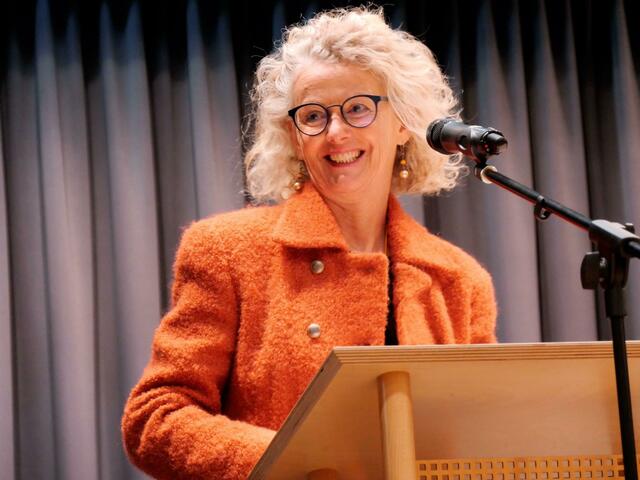 Direktorin Anneliese Flasch, MSc, MA, freute sich mit ihrem Team über den erfolgreichen Abschluss der intensiven Ausbildungszeit am BiZ.