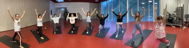 von li: Emely Hatzl, Marie Kürner, Lorena Haider, Nora Pichler, Helena Ponweiser, Marie Eisinger, Pia Hafenscherr, Sophie Haslinger, Sophie Vosel