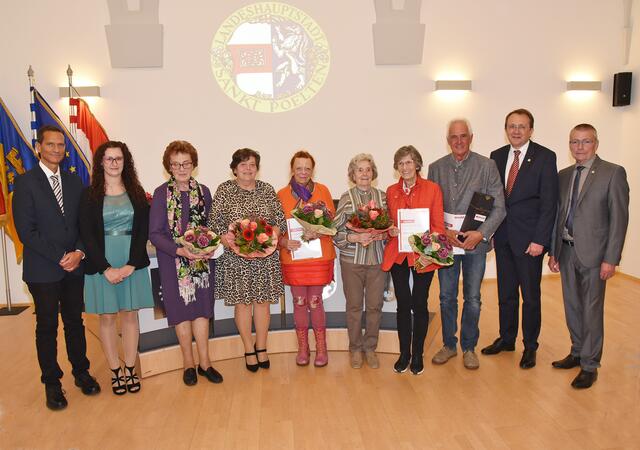 Ein großes Dankeschön für die freiwillige Hilfe gilt unter anderem Österreicher Ingrid, Schmid Gabriele, Leb Eleonore, Vanicek Helga, Lindner Alma, Bauer Rudolf und an all jene die nicht zur Ehrung kommen konnten. | Foto: Josef Vorlaufer