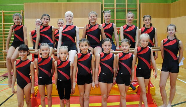 Gymnastics Turn10 Mädels starteten topmotiviert in die Wettkampfsaison.