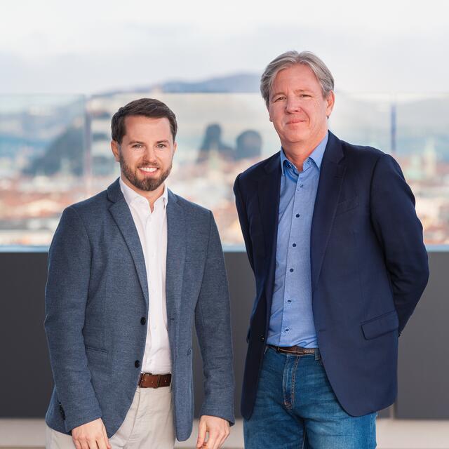 RegionalMedien Steiermark Geschäftsführer Christoph Hausegger und Roland Reischl. | Foto: Woche