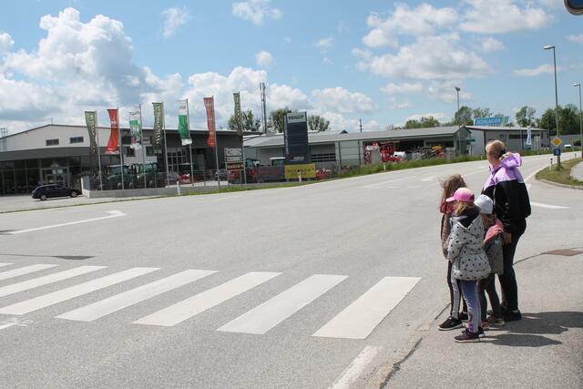 Beim Zebrastreifen auf der B3 in Saxen gilt Tempolimit 70. | Foto: BezirksRundschau