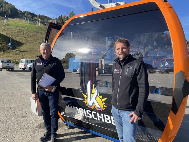 Karl Fussi und Reinhard Kargl mit neuer Gondel. | Foto: Verderber