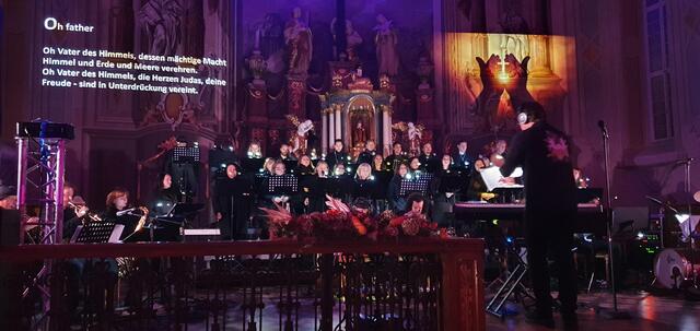 Die "Rockvoices" und ihre musikalischen Begleiter brachten ein atemberaubendes Live-Erlebnis in die Basilika. | Foto: RegionalMedien