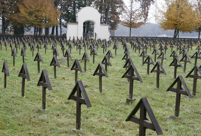 Am Soldatenfriedhof in Lang-Lebring haben 1.670 Soldaten aus mehreren Nationen und Kriegsgefangene ihre letzte Ruhestätte. | Foto: KK