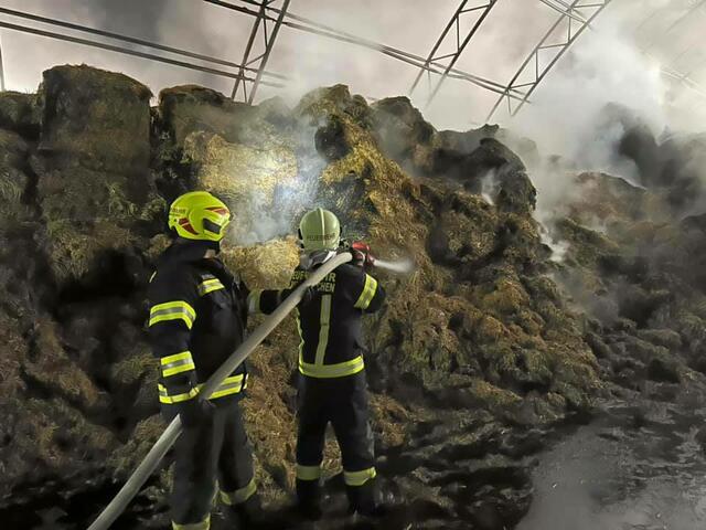 Derzeit ist die Feuerwehr Grafenschachen als Unterstützung im Löscheinsatz.