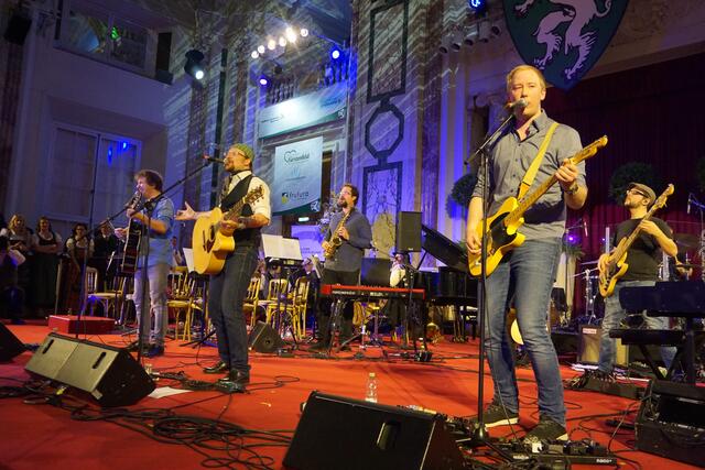 Die steirische Gruppe "Grenzenlos - das S.T.S.- bootleg" spielt auf Einladung des Rotary Clubs am 19. November in der Stadthalle. | Foto: Waltraud Wachmann