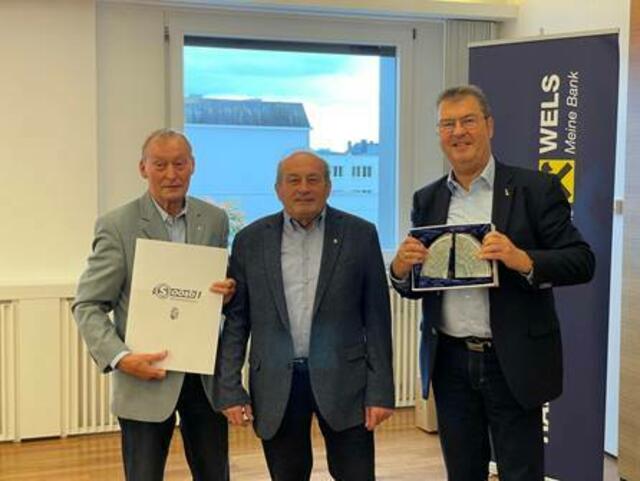 Georg Kransteiner, Bernhard Lehner und Helmut Koger (v.l.) bei der Überreichung der Ehrenurkunde. | Foto: Seniorenbund