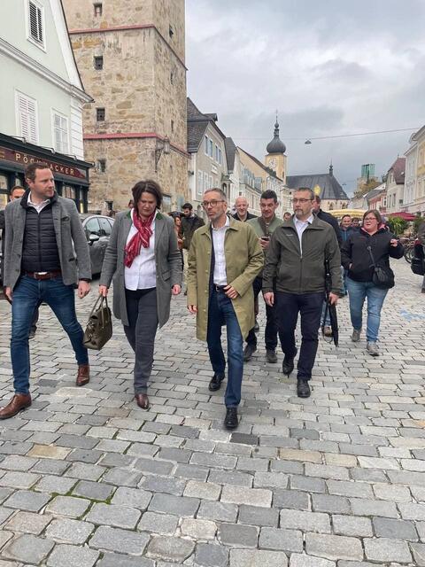 Herbert Kickl am Oberen Stadtplatz in Waidhofen.