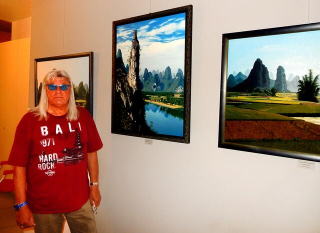 Coronabedingt gab es keine Vernissage zur Ausstellung von Frank Peter Hofbauer in der Reha-Bruck. | Foto: Hofbauer