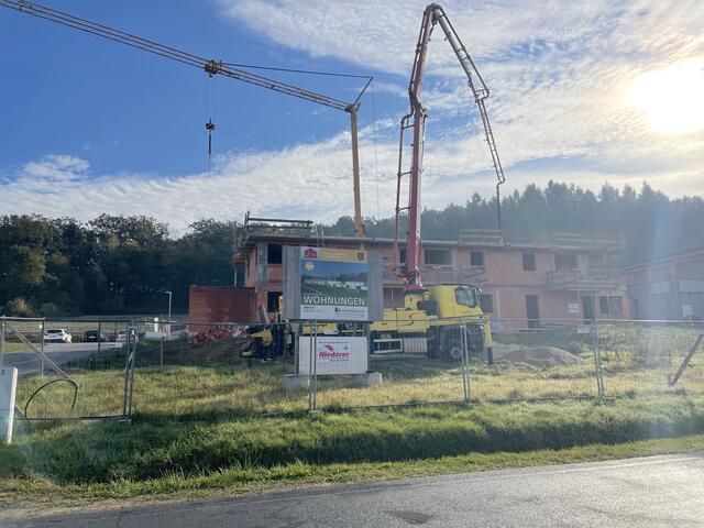 Sechs neue OSG-Wohnungen in St. Martin an der Raab: Noch im Bau, aber bereits vergeben. | Foto: Elisabeth Kloiber