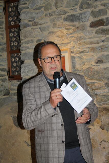 Grußworte kamen auch von Benno Erhard, dem früheren Leiter der Kulturabteilung.  | Foto: Elisabeth Zangerl 