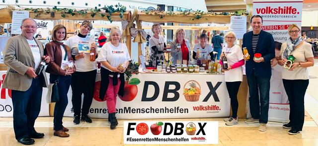 Bgm. Alexander Vojta und GRin Helga Oberleitner im G3 mit den engagierten Verantwortlichen der Volkshilfe (Silvia Göls, Barbara Stiedl sowie Walter Kiss) und der NÖMS (Irene Scheider und Regina Rainer).  | Foto: Stadtgemeinde Gerasdorf