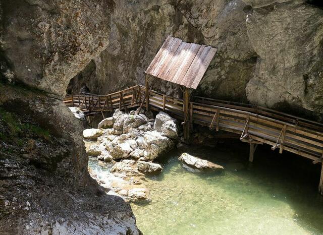 Die Schließung der Klamm war trotz Totalschadens an der Steg- und Wasserleitungsanlage laut Bürgermeister niemals eine Option. | Foto: Gemeinde