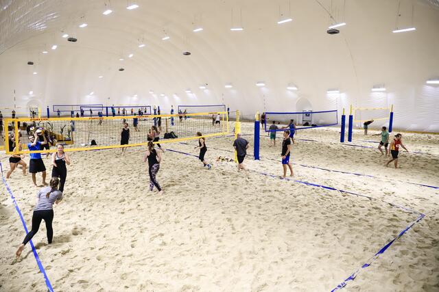 In der neuen Beachhalle Spielmanngasse kann bei jedem Wetter trainiert werden.
