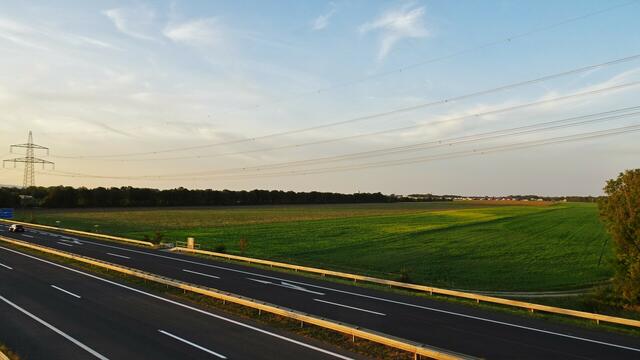 ... und andernseits nach Weigelsdorf a.d. Fischa, ... | Foto: S.Plischek