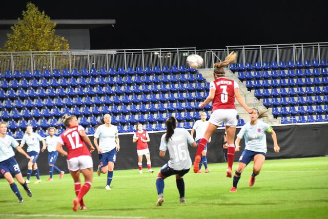Katharina Naschenweng köpfelte mit ihrem ersten Länderspieltor zum 2:0. | Foto: Michael Strini