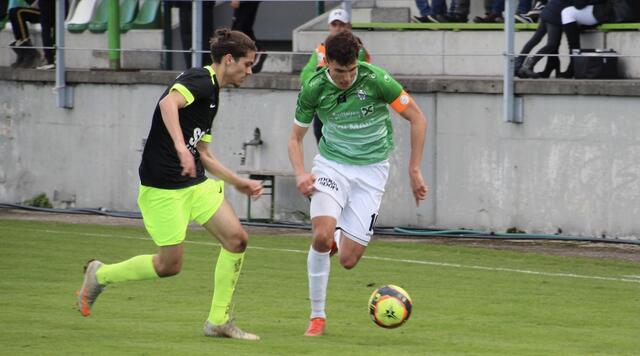 Antonio Dukic (re.) vertrat im Spiel gegen Bad Schallerbach den verletzten Daniel Sehr als Kapitän bei den Micheldorfern.