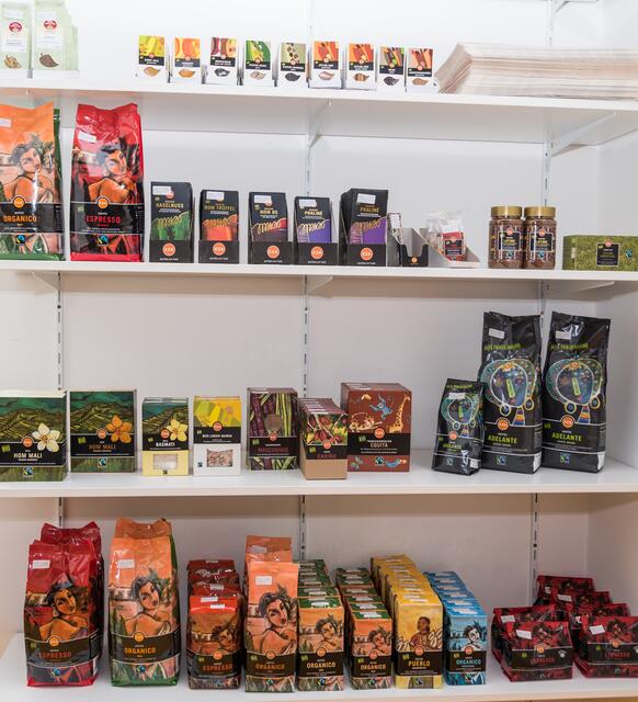 Im Rahmen der EZA-Woche wird verstärkt auf FairTrade-Produkte aufmerksam gemacht. Viele Pfarren im Bezirk, aber inzwischen auch EInkaufshäuser unterstützen FairTrade. | Foto: Alfred Hofer