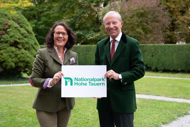Ein halbes Jahrhundert Nationalpark Hohe Tauern. LR Daniela Gutschi und LH Wilfried Haslauer gratulieren zum Jubiläum. | Foto: LMZ/Neumayr/Probst