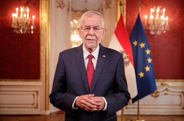Bundespräsident Alexander Van der Bellen lädt zur Impfung in die Hofburg.