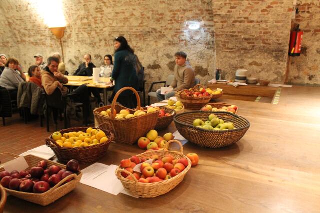 Apfelverkostung | Foto: Jennifer Flechl
