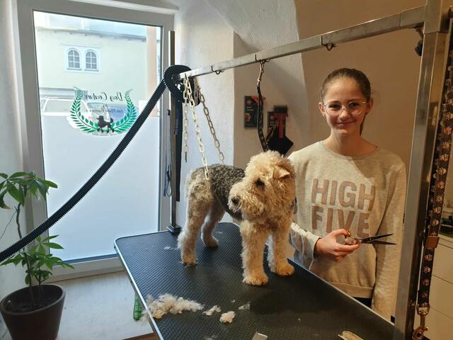 Ronja Rieser half bei Dog Couture in Wolfsberg mit. | Foto: Privat