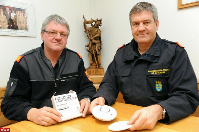 Abschnittskommandant Stefan Schaub (mit Ausbildner Karl Etlinger)