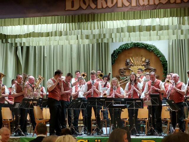 Der Gösser Musikverein lud vergangenen Samstag, 23. Oktober, zum traditionellen Herbstkonzert ins Gösser Bräu. | Foto: zVg