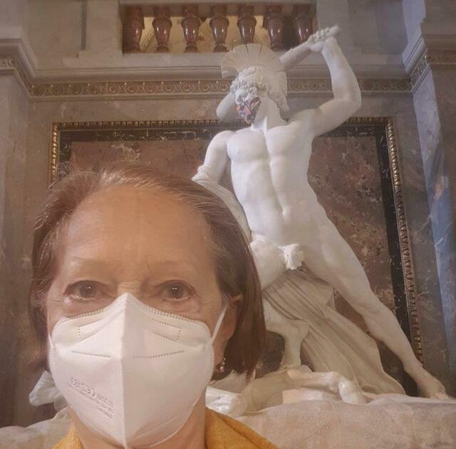Wir zwei maskiert im KHM...