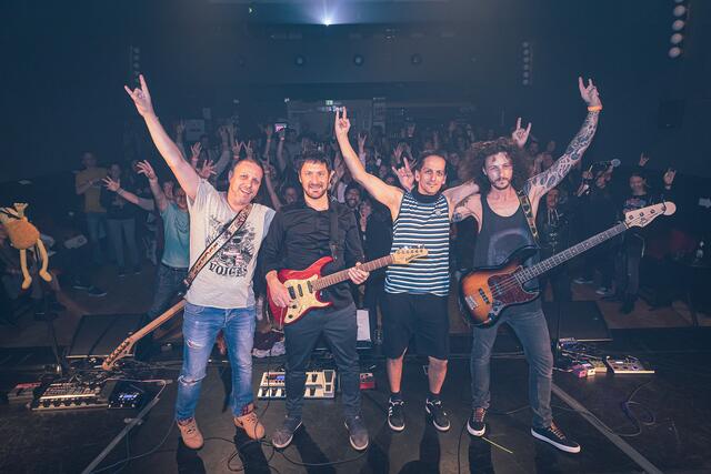 Die WU Tenglers sorgten mit ihrem Konzert zum Release des Debütalbums "Burning Cenury" für mächtig Stimmung im Alten Kino. | Foto: Bernhard Schösser