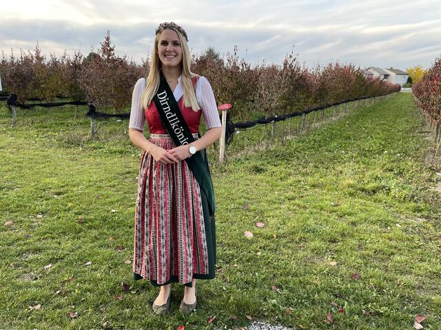 Anna-Lena im Dirndlschaugarten in Ober-Grafendorf. | Foto: Tanja Handlfinger