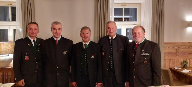 V.l.n.r.: Vizepräsident Franz Klamler, Major Gerhard Weizer, HR Dr. Dr. Hermann Prem, BO Johann Glettler und der Obmann des OV Pischelsdorf Johann Allmer | Foto: ÖKB Weiz