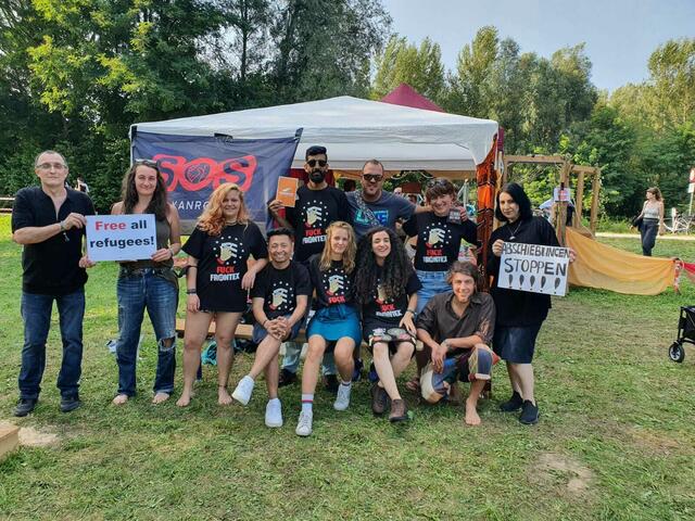 Die Aktivisten der Seebrücke Herzogenburg am "Flow of Nature" - Festival in Traismauer im vergangenen Jahr.   | Foto: privat