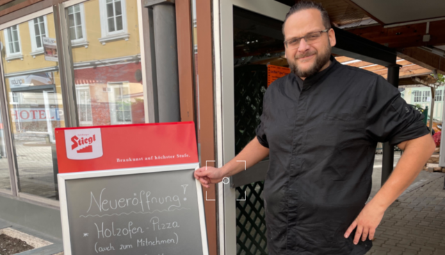 Der Wahl-Fürnitzer Stefano Burrato vor dem neuen Lokal in der Klagenfurter Straße in Villach. Es heißt "Stella Marina". | Foto: MeinBezirk.at